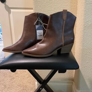 Brown Ankle Boots 🥾